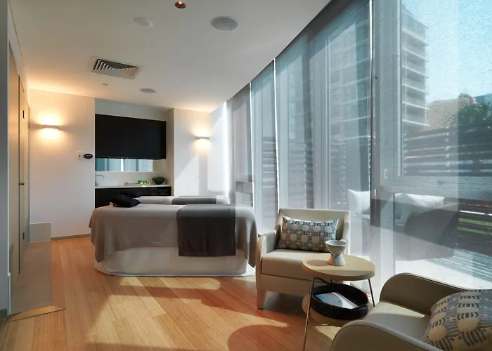 Hilton Surfers Paradise Hotel & Residences